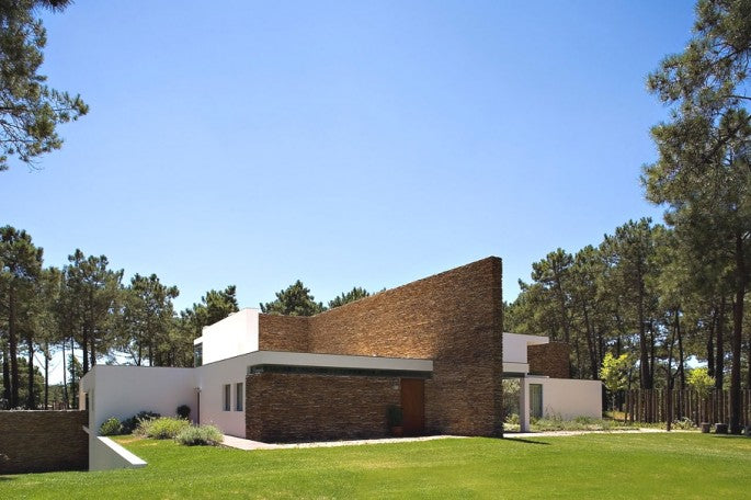 Contemporary Casa Do Lago, Portugal